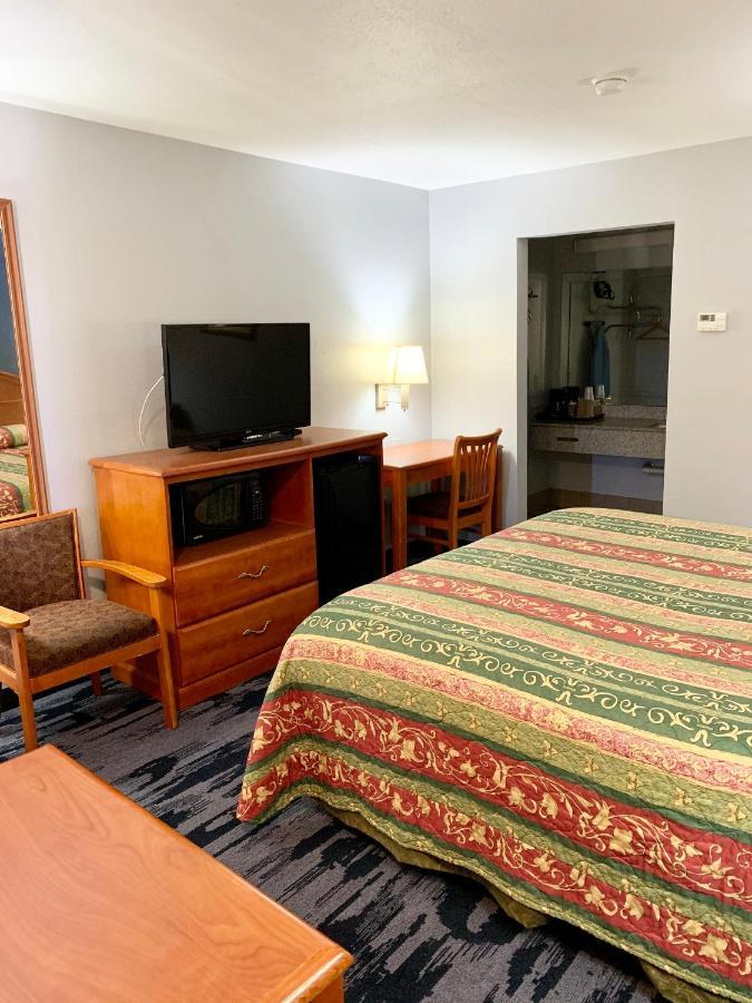 Scottish Inns Westcott Street Хюстън Екстериор снимка
