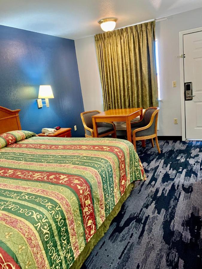 Scottish Inns Westcott Street Хюстън Екстериор снимка